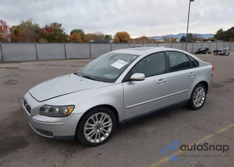 2005 Volvo S40 T5 z USA, uszkodzony, nr VIN YV1MS682952095393